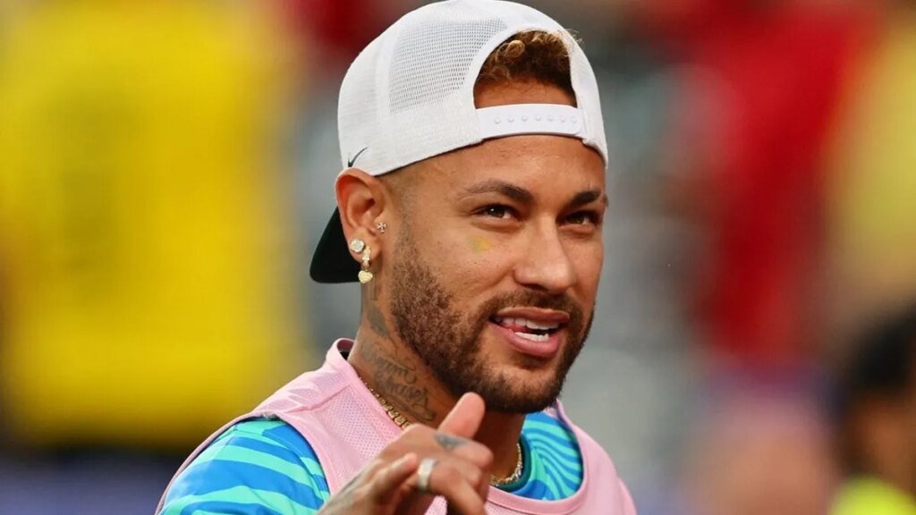 Brazil's Neymar (calf) takes step forward in recovery