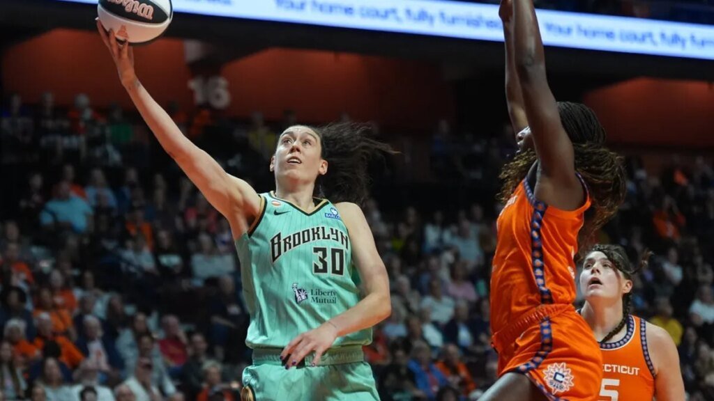Breanna Stewart (28), Liberty sink Sun for fifth straight win
