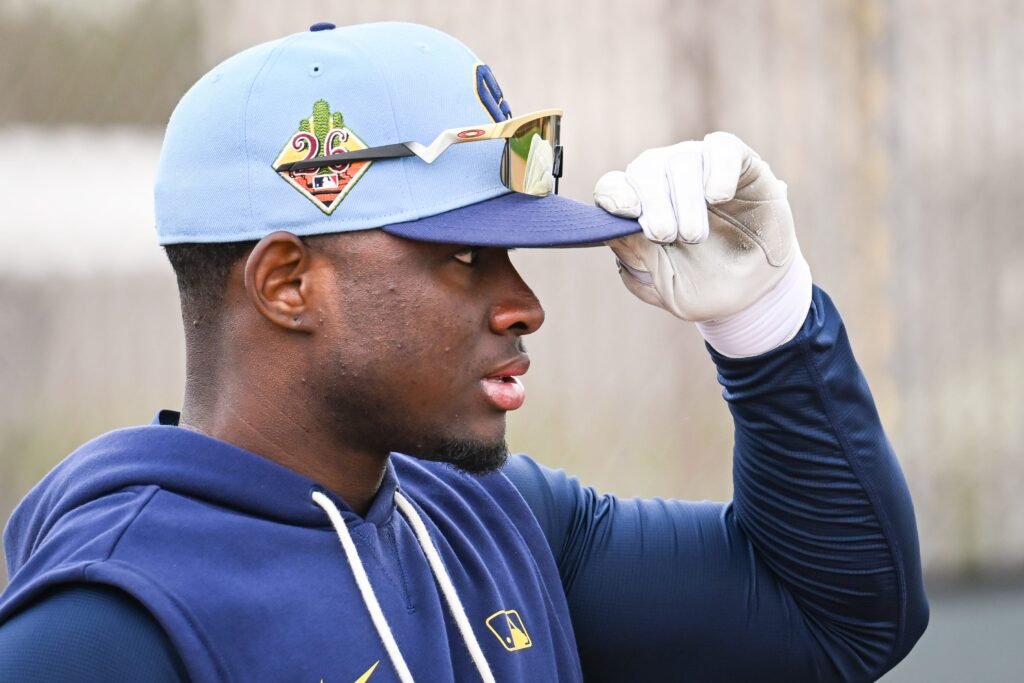 Brewers, Luis Lara Agree To Extension Brewers, Luis Lara Agree To Extension