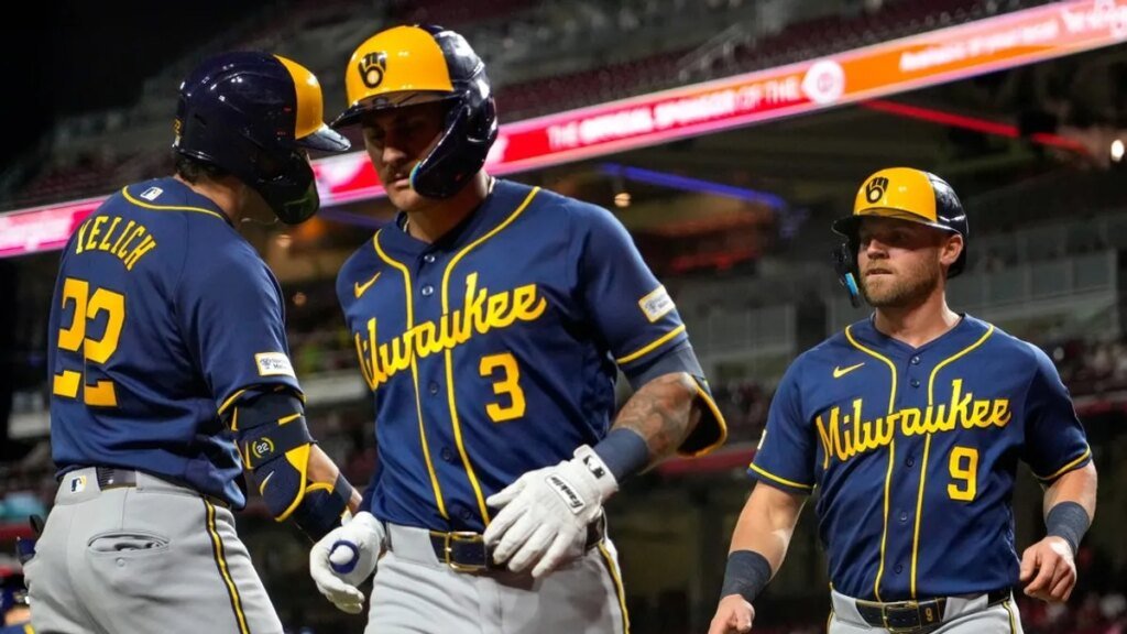 Brewers ride creative offense into rematch vs. Reds