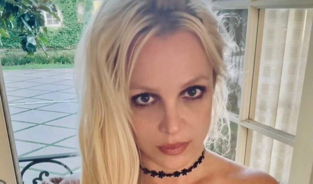 Britney Spears Captures Monday Energy in Three Eye-Rolls and a Book Emoji Britney Spears Captures Monday Energy in Three Eye-Rolls and a Book Emoji