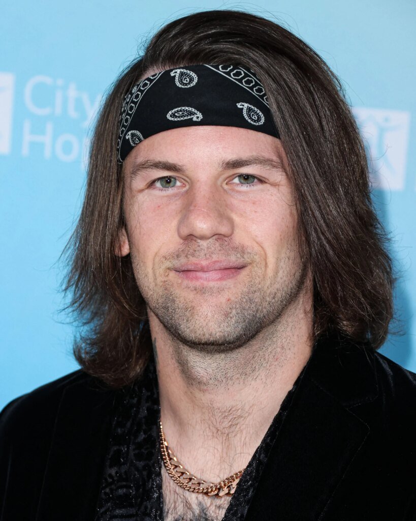 Caleb Shomo Hopes To ‘Forgive’ Himself After Coming Out Caleb Shomo Hopes To 'Forgive' Himself After Coming Out