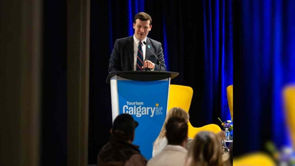 Calgary Mayor Jeromy Farkas wins social media exchange with premier over noise by-law Calgary Mayor Jeromy Farkas wins social media exchange with premier over noise by-law