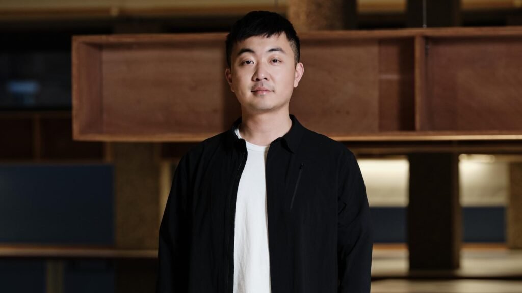 Carl Pei, CEO de Nothing, sobre el precio de los móviles “El mejor momento para comprar uno fue ayer, y el segundo, hoy” Carl Pei, CEO de Nothing, sobre el precio de los móviles "El mejor momento para comprar uno fue ayer, y el segundo, hoy"