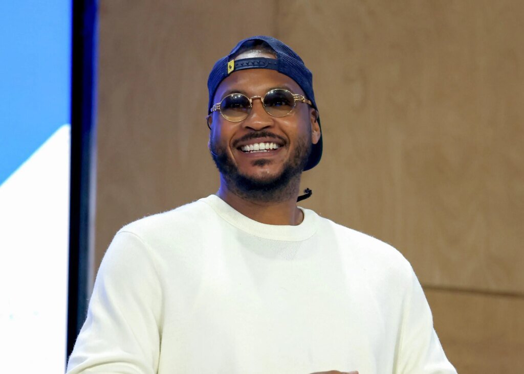 Carmelo Anthony & Racquel Smith Spark Dating Rumors (VIDEO) Carmelo Anthony & Racquel Smith Spark Dating Rumors (VIDEO)