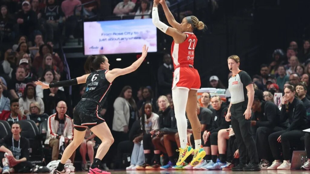 Chelsea Gray ties WNBA’s single-game 3-point record as Aces blast Fire Chelsea Gray ties WNBA's single-game 3-point record as Aces blast Fire