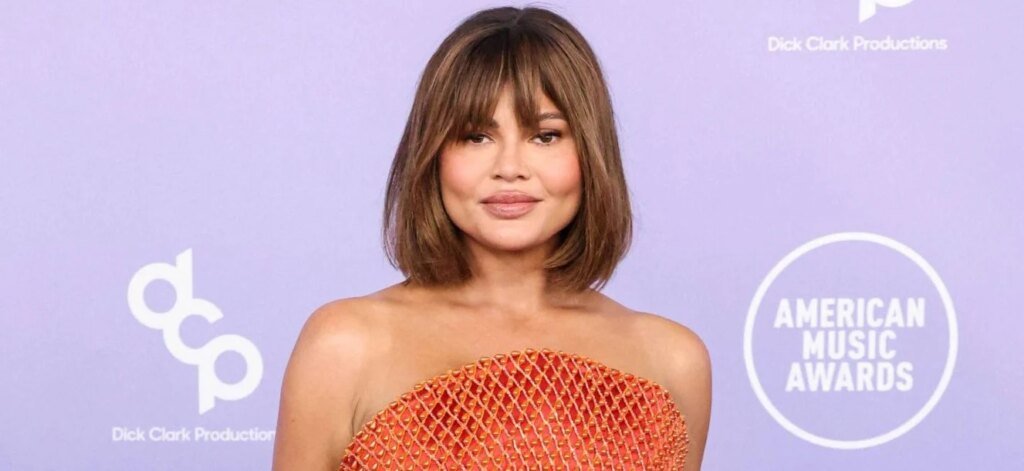 Chrissy Teigen Defends Posting Uncensored Pics of Herself Online