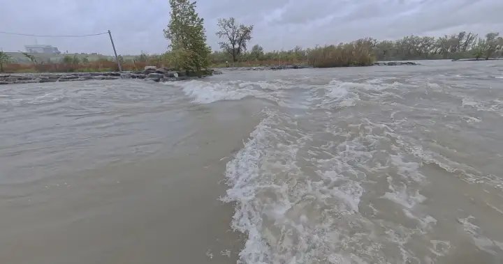 City of Calgary officials forecast river levels to peak by Tuesday – Calgary City of Calgary officials forecast river levels to peak by Tuesday - Calgary