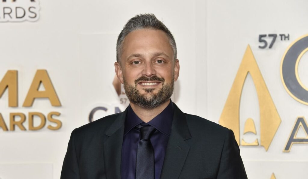 Comedian W. Kamau Bell blasts Nate Bargatze over White House UFC appearance