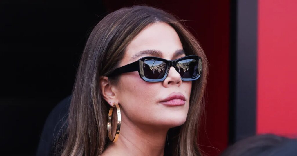 Copy Khloe Kardashian’s Hoop Earrings Look With a $12 Pair Copy Khloe Kardashian's Hoop Earrings Look With a $12 Pair