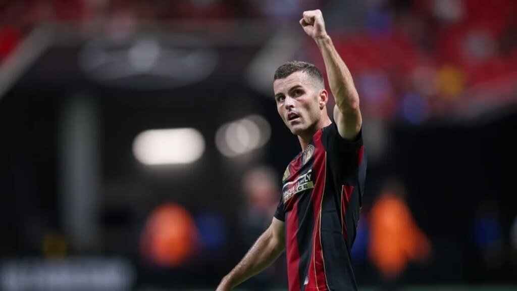 Crew sign veteran free agent D Brooks Lennon