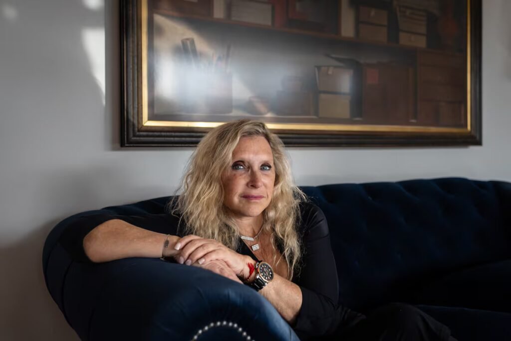 Deborah Zoellner: The Chilean woman seeking her family’s artworks looted during Nazism | International