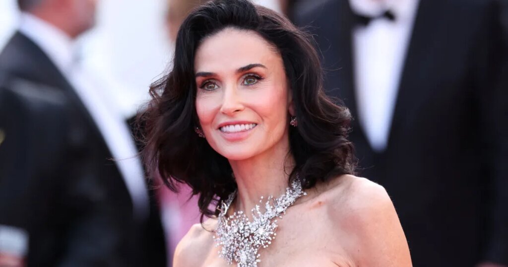 Demi Moore Uses Kerastase Anti-Frizz Hair Oil for Glass-Like Hair