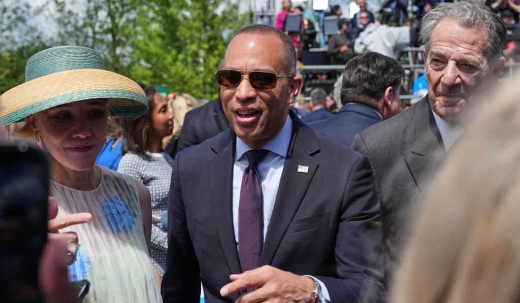 Democrats wrestle with race, populism and ideology in clashes with lawmakers of color Democrats wrestle with race, populism and ideology in clashes with lawmakers of color