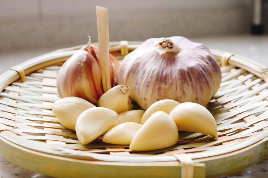 Does Garlic Go Bad? Shelf Life by Type and Spoilage Signs