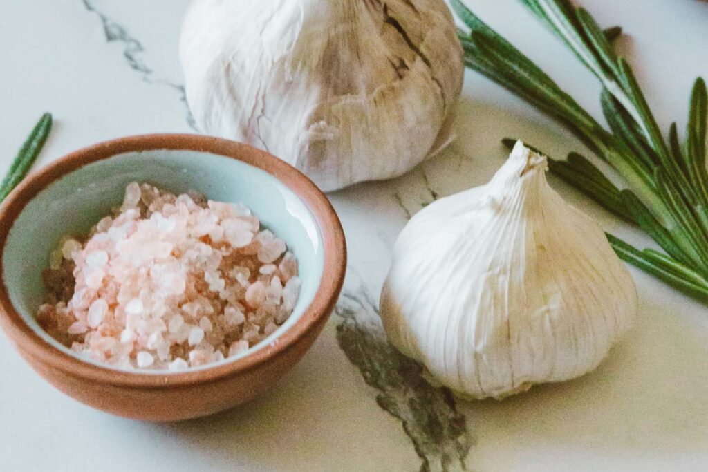 Does Garlic Need to Be Refrigerated? Depends on the Form