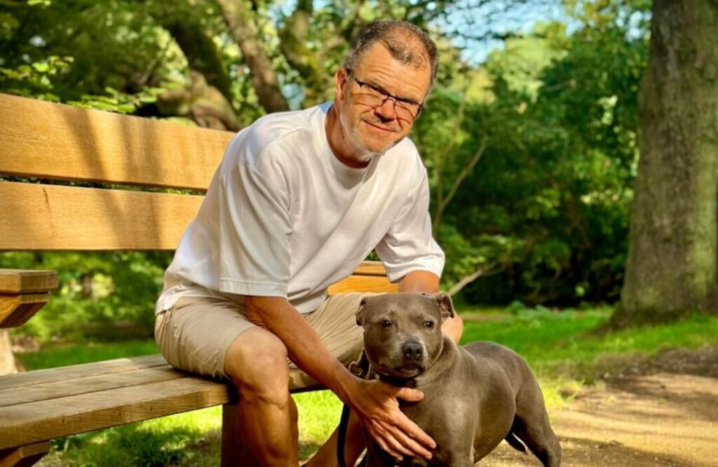 Dominic Holland Turns His Golf Humour Book into a Father’s Day Charity Drive