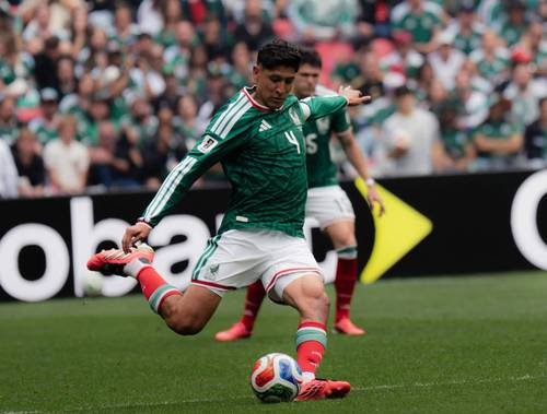 Edson Álvarez relevaría a César Montes en el Tri Edson Álvarez relevaría a César Montes en el Tri