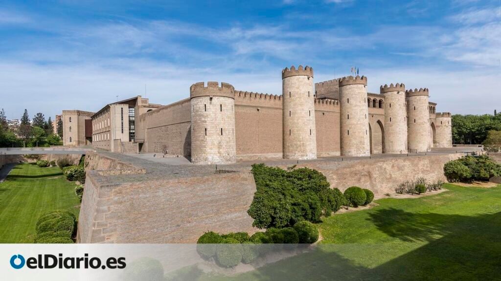 El palacio árabe de Zaragoza que fue residencia taifa, cárcel de la Inquisición y hoy sede parlamentaria