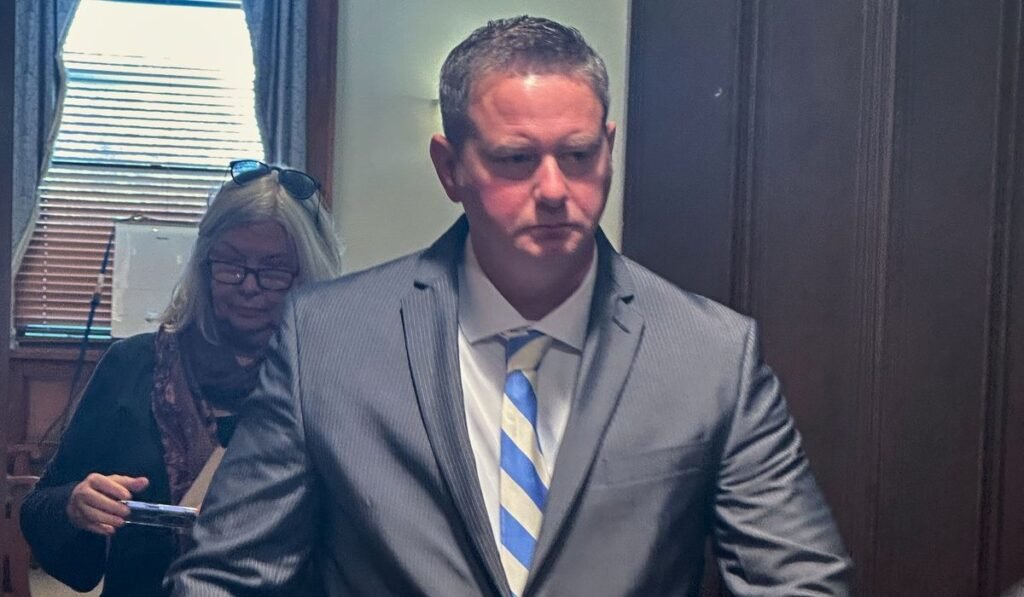 Ex-N.Y. trooper sentenced to at least 2 1/2 years in prison in chase that killed 11-year-old girl
