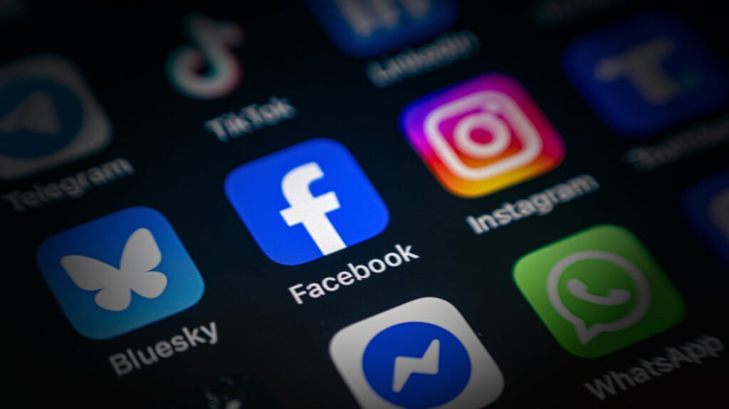 Facebook And Instagram Appear To Down Facebook And Instagram Appear To Down