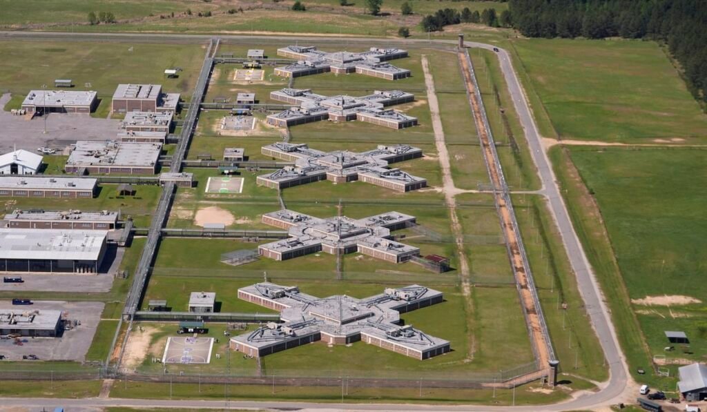 Federal watchdog flags use-of-force violations at Louisiana’s largest ICE facility Federal watchdog flags use-of-force violations at Louisiana’s largest ICE facility