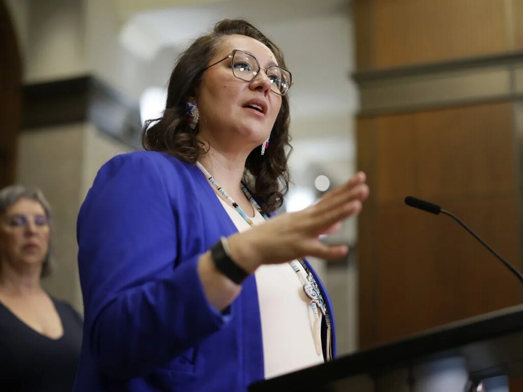 Feds drop First Nations' 'human right' to safe drinking water