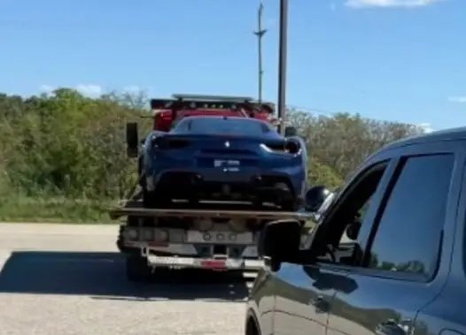 Ferrari driver stops in live lane, avoids gravel shoulder to protect paint: OPP Ferrari driver stops in live lane, avoids gravel shoulder to protect paint: OPP