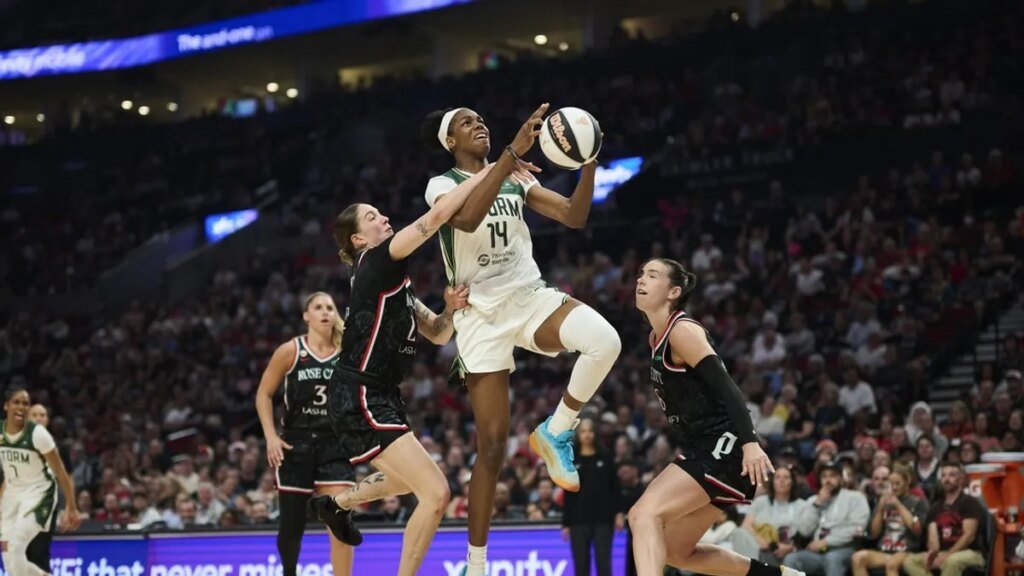 Fire reel off last 10 points, send Storm to ninth consecutive loss