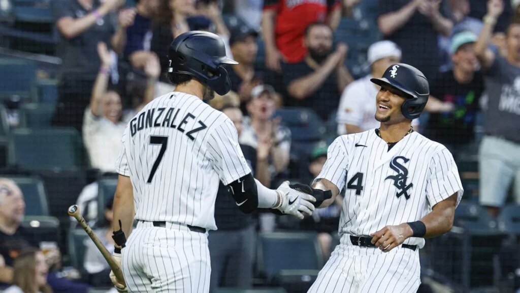 First-place White Sox out to tag Braves with first series sweep of season First-place White Sox out to tag Braves with first series sweep of season