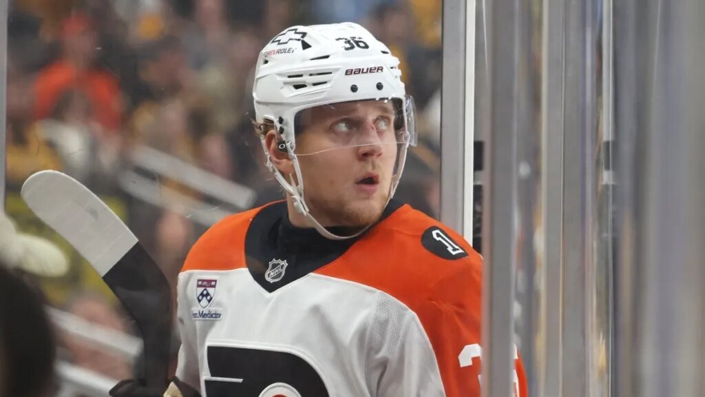 Flyers, Maple Leafs swap goaltenders and defensemen