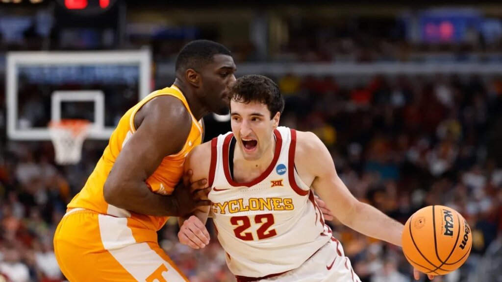 Former Iowa State F Milan Momcilovic transfers to Kentucky Former Iowa State F Milan Momcilovic transfers to Kentucky