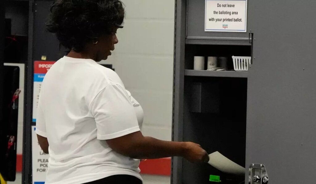 Georgia’s QR codes for counting votes will remain for midterms after lawmakers vote to delay a fix