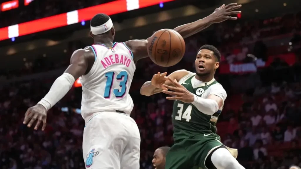 Giannis and the Bucks Need to End This Awkward Trade Situation Now Giannis and the Bucks Need to End This Awkward Trade Situation Now