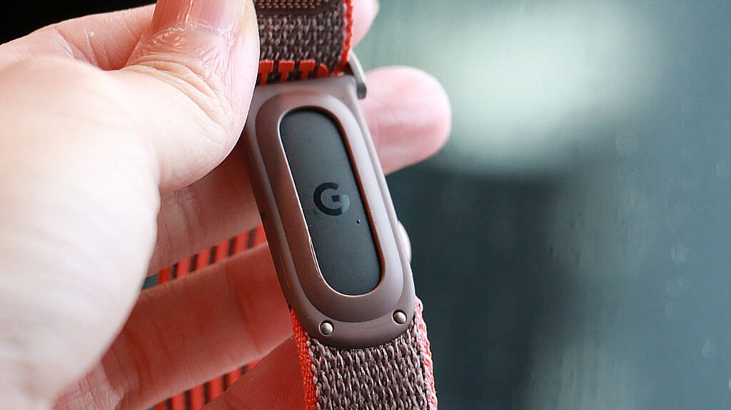 Google Shares Fitbit Air Blueprints So You Can 3D Print Your Own Accessories Google Shares Fitbit Air Blueprints So You Can 3D Print Your Own Accessories