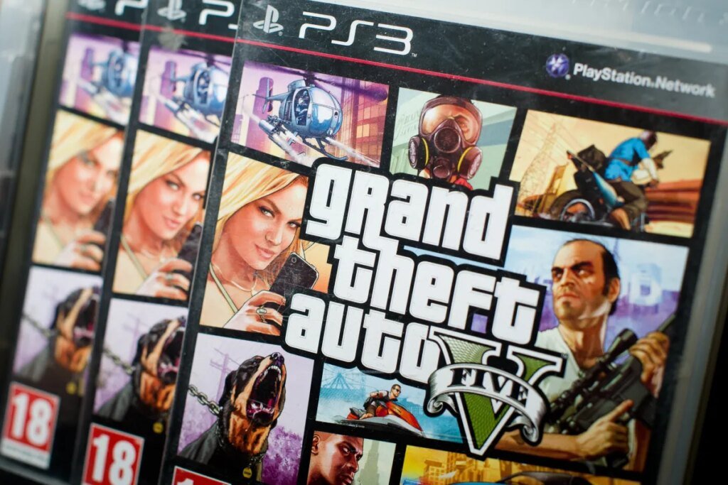 Grand Theft Auto V cheat service gets hacked, exposing thousands of gamers Grand Theft Auto V cheat service gets hacked, exposing thousands of gamers