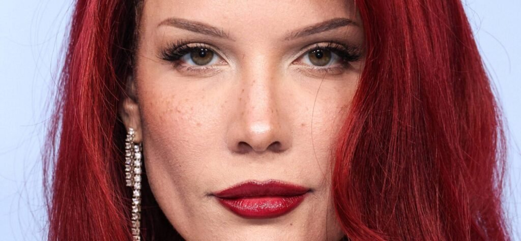 Halsey Calls Music Critic An ‘Edgelord Bully’ In New Rant Halsey Calls Music Critic An 'Edgelord Bully' In New Rant