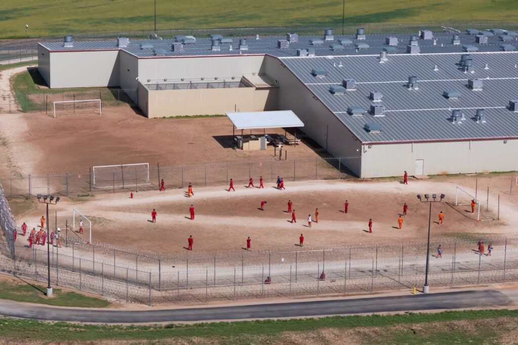 ICE abandons plan to convert warehouses into detention centers for migrants | U.S. ICE abandons plan to convert warehouses into detention centers for migrants | U.S.