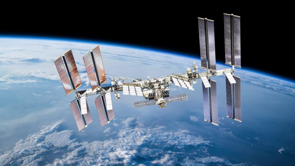 ISS Astronauts Had To Shelter In Place In The SpaceX Dragon Capsule Because Of An Air Leak