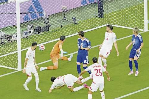 Japón arrolla 4-0 a Túnez y le dice sayonara de la Copa Japón arrolla 4-0 a Túnez y le dice sayonara de la Copa