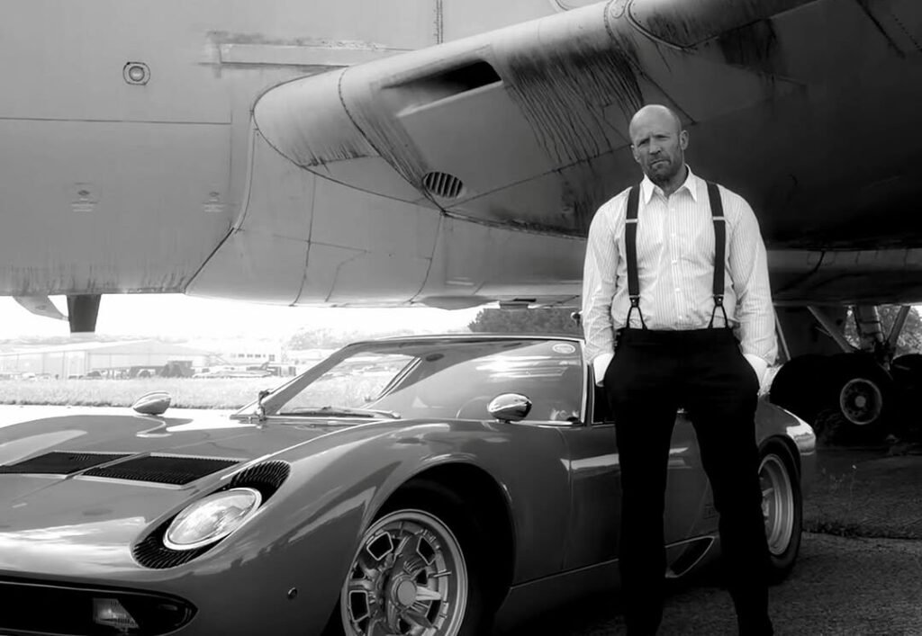 Jason Statham Attracts 250,000 Likes With Zero Words and Zero Reshares Jason Statham Attracts 250,000 Likes With Zero Words and Zero Reshares