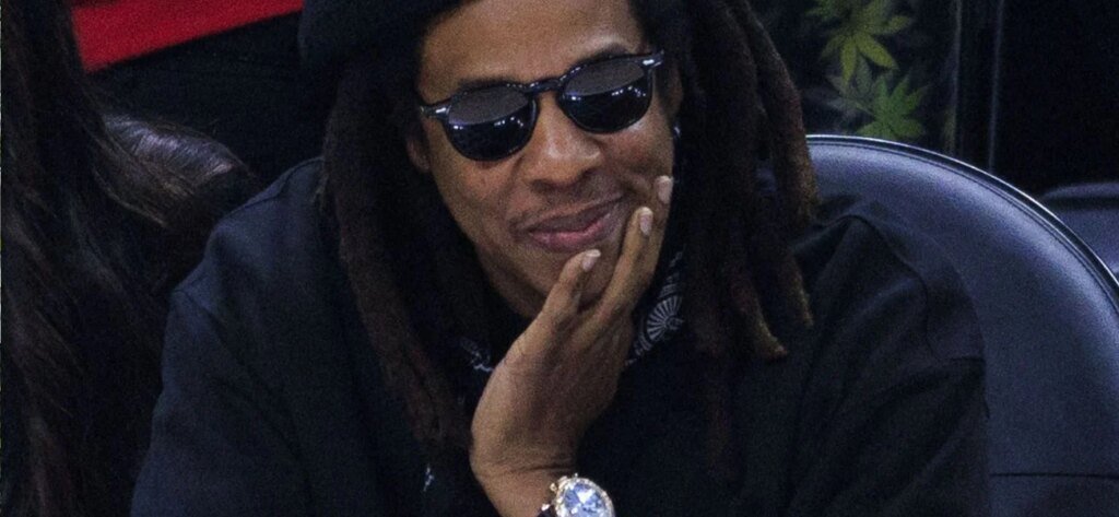 Jay-Z’s $6M Watch Still Has Fans Talking Jay-Z’s $6M Watch Still Has Fans Talking