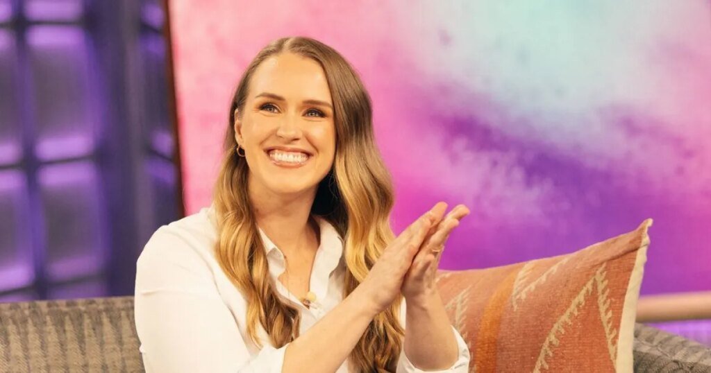 Jen Hamilton Steps Back From Nursing Amid Split