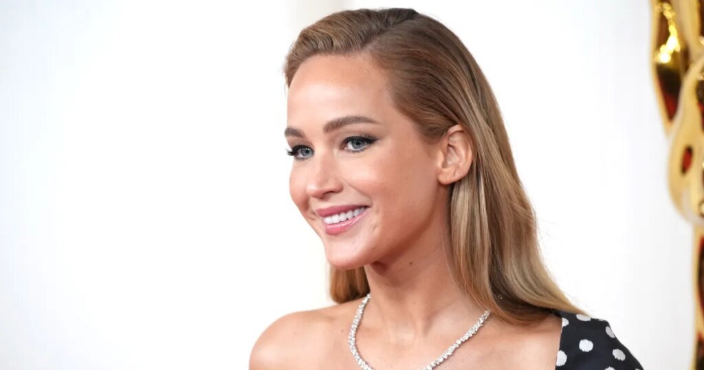 Jennifer Lawrence's Flowy Pants Give Off NYC Rich Mom Energy