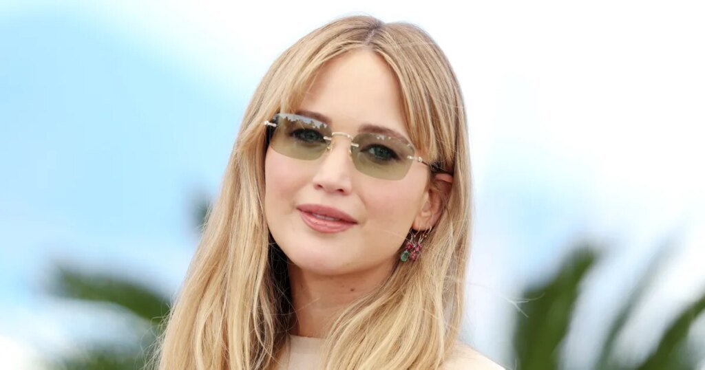 Jennifer Lawrence's Linen Pants Style Is $33 on Amazon