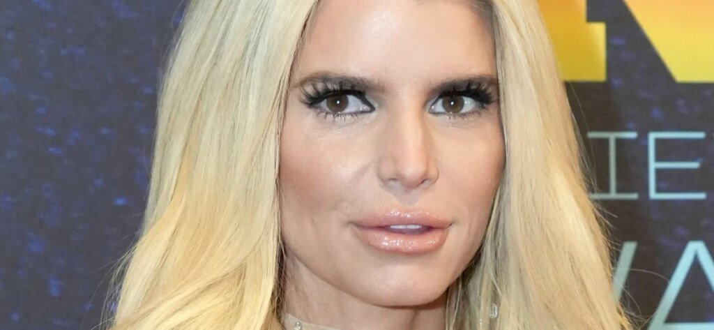 Jessica Simpson Opens Up About Cruel Pop Star Pressure Jessica Simpson Opens Up About Cruel Pop Star Pressure