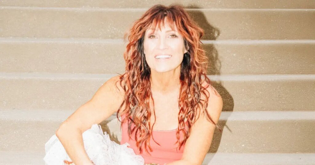 Jo Dee Messina Breaks Down Her 1st New Album in 12 Years Jo Dee Messina Breaks Down Her 1st New Album in 12 Years