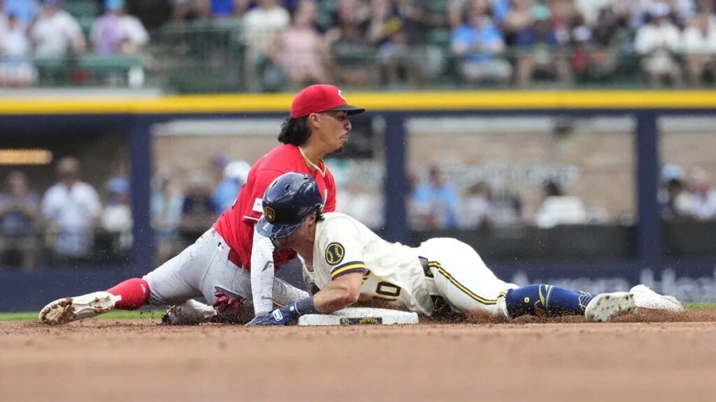 Joey Ortiz’s 8th-inning homer lifts Brewers over Reds Joey Ortiz's 8th-inning homer lifts Brewers over Reds