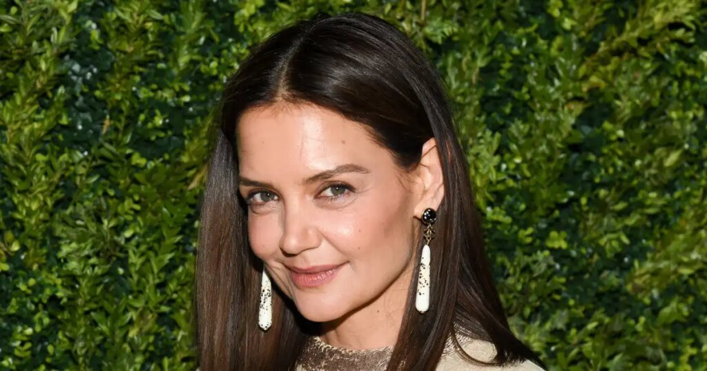 Katie Holmes’ Loose, Boutiquey Summer Top Style Is on Amazon Katie Holmes' Loose, Boutiquey Summer Top Style Is on Amazon