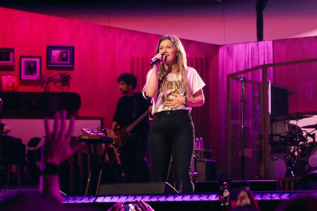 Kelly Clarkson Counts Down One Month to Her Las Vegas Residency Debut